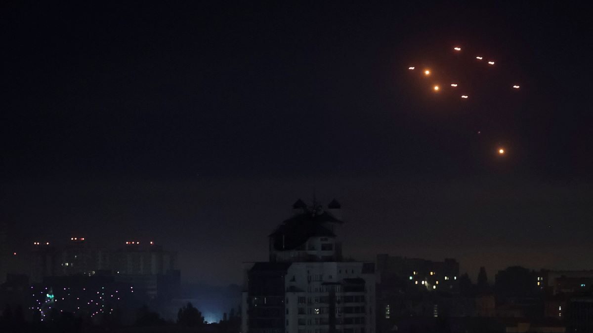 Εκρήξεις τη νύχτα της Κυριακής στον ουρανό του Κιέβου