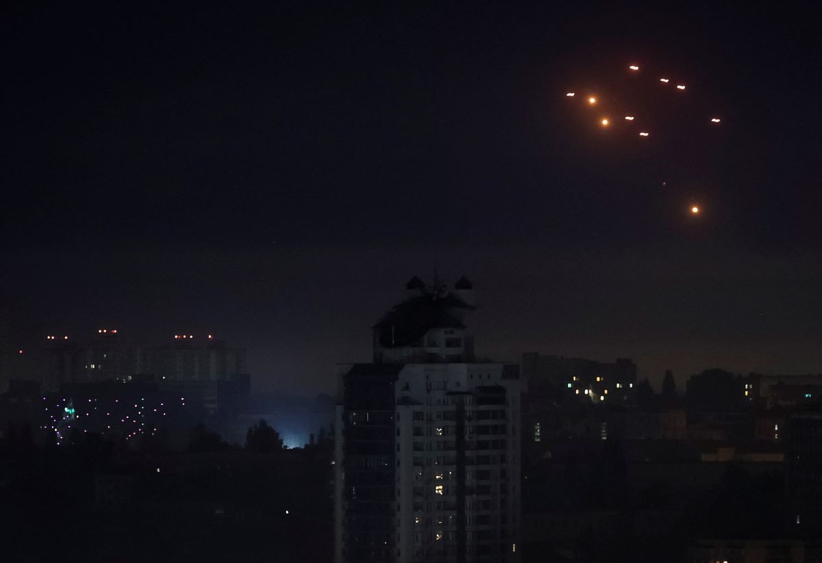 Εκρήξεις τη νύχτα της Κυριακής στον ουρανό του Κιέβου
