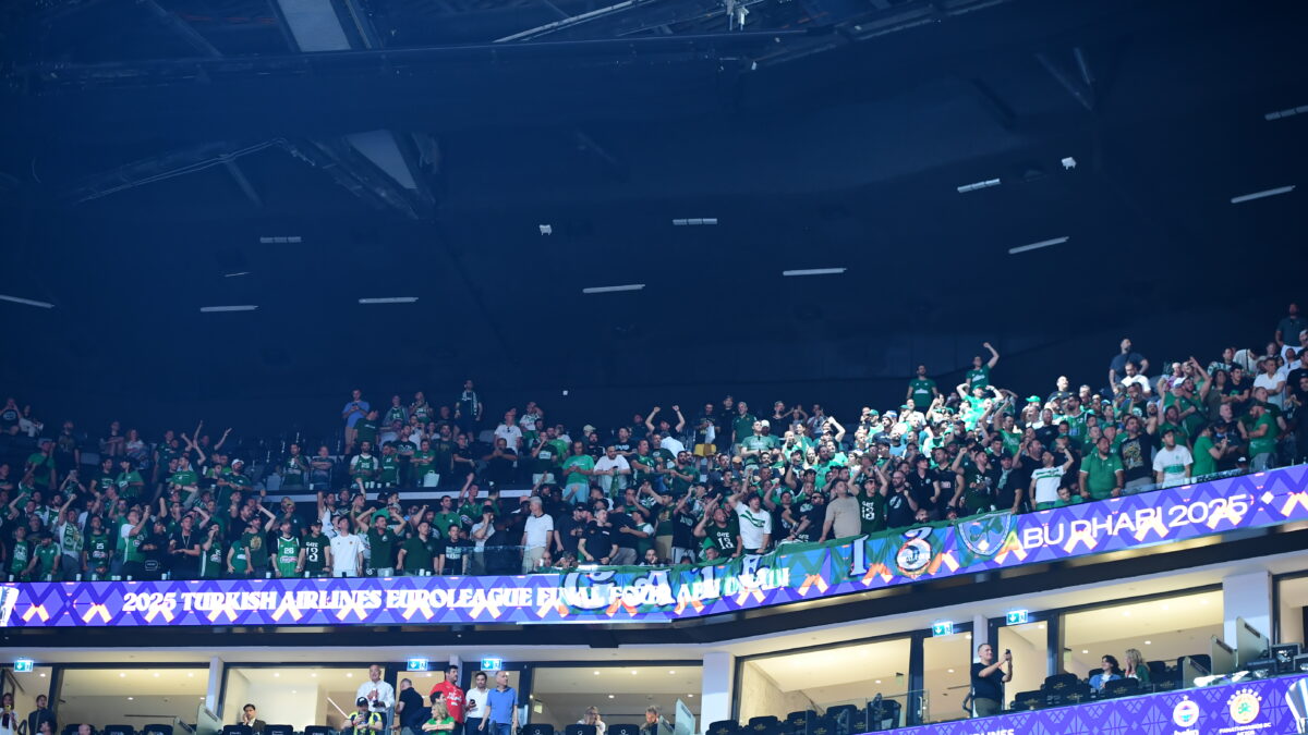 Ο κόσμος του Παναθηναϊκού στην Etihad Arena
