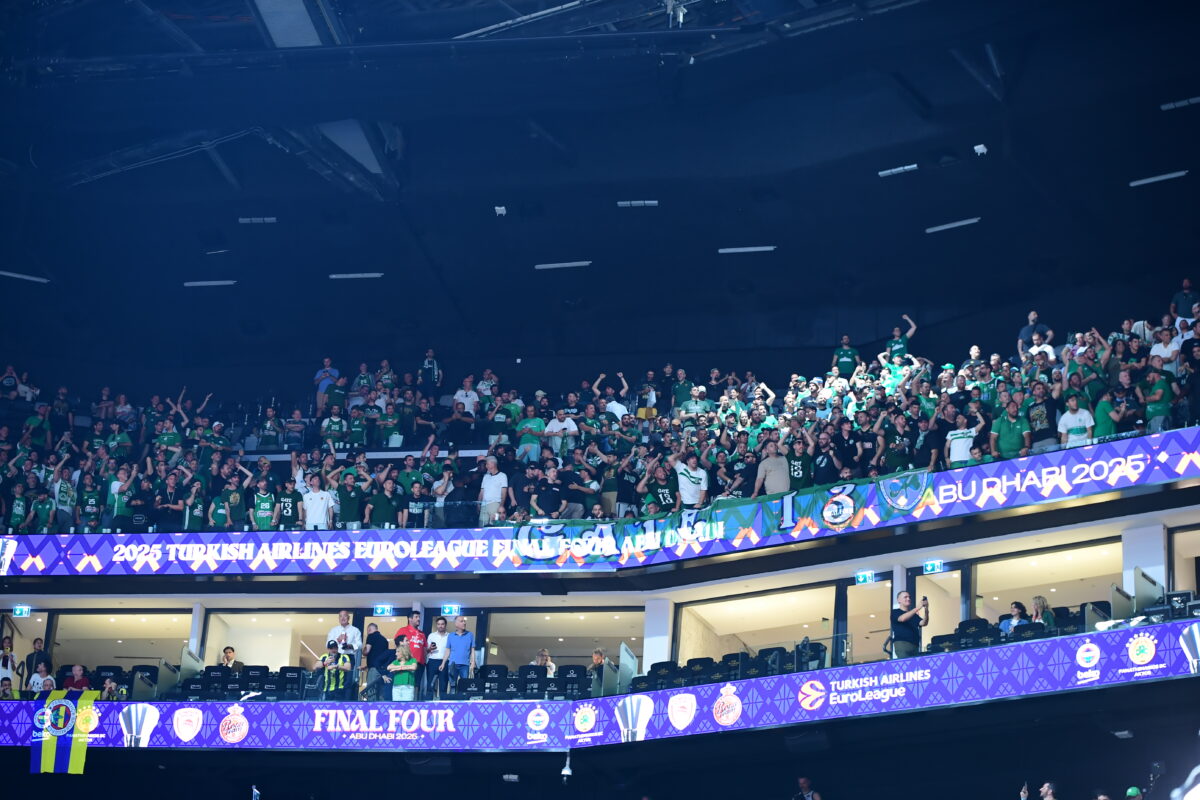 Ο κόσμος του Παναθηναϊκού στην Etihad Arena