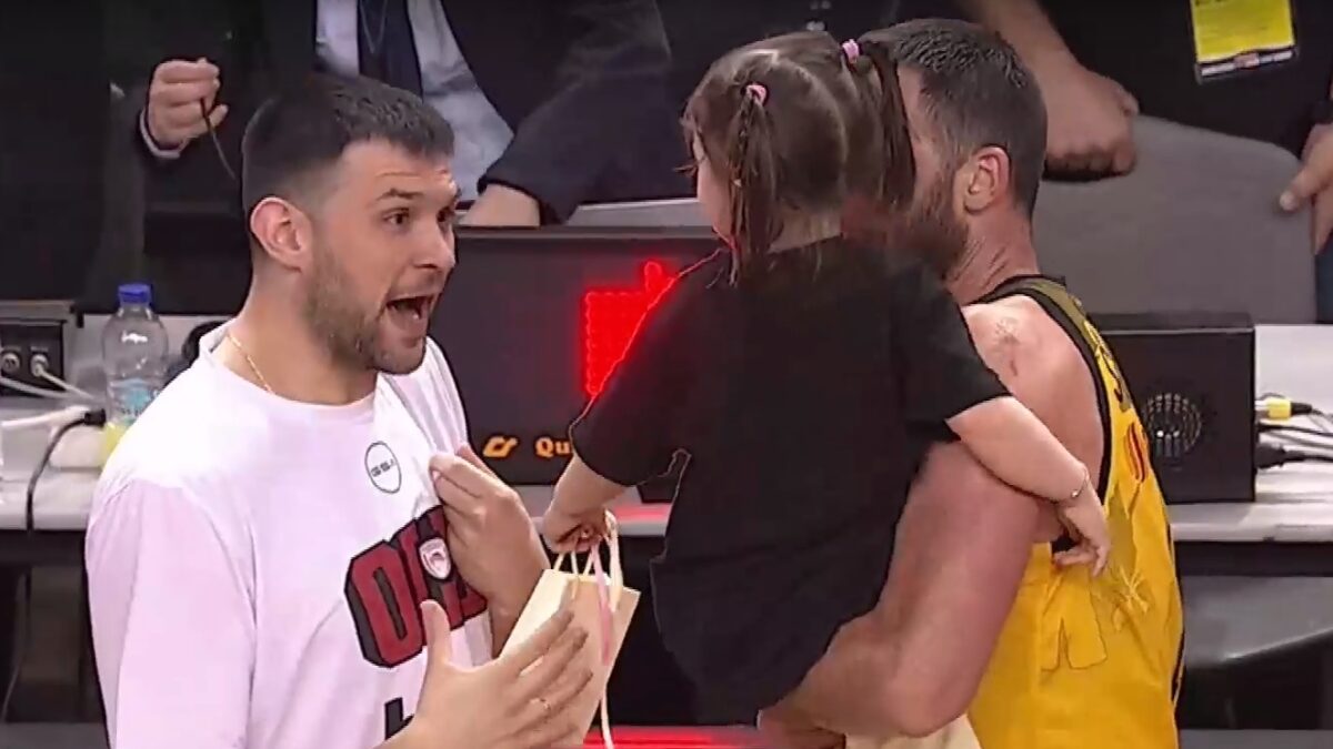 Ο Κώστας Παπανικολάου