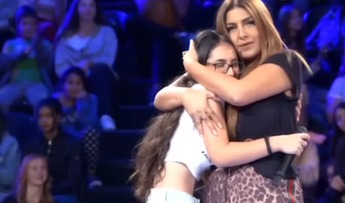 Klavdia, Έλενα Παπαρίζου