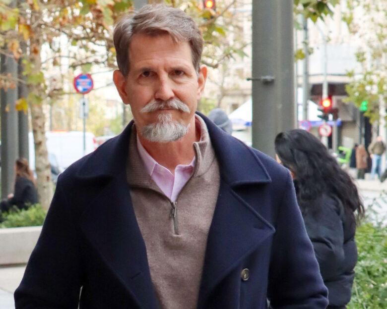 Παύλος Ντε Γκρες: «Ο γιος μου θα κάνει κανονική θητεία αλλά ακόμα δεν τον έχουν καλέσει στον στρατό»