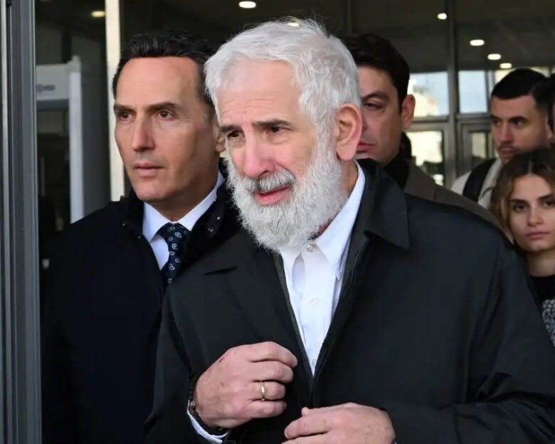 Δίκη Πέτρου Φιλιππίδη: Άρχισαν οι καταθέσεις των μαρτύρων υπεράσπισης – «Παρουσιάστηκε σαν τον αιμοσταγή δολοφόνο με το πριόνι»