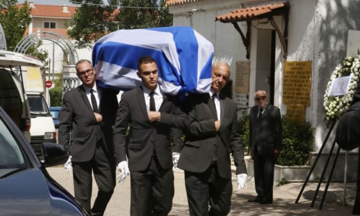 Κηδεία Πέτρου Μολυβιάτη