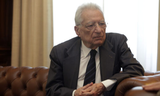 Πέθανε ο Πέτρος Μολυβιάτης, ο πρώην υπουργός Εξωτερικών, σε ηλικία 97 ετών