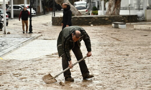 Καταστροφές από τις πλημμύρες στο νησί της Πάρου