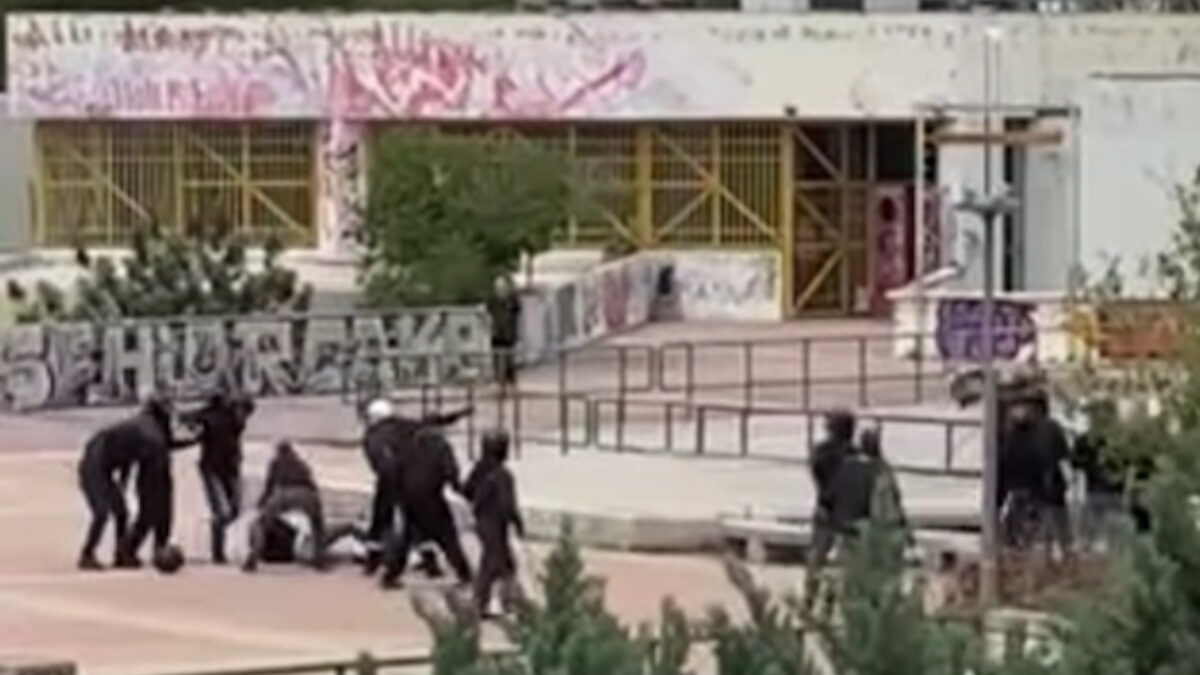 Στιγμιότυπο από την επίθεση στην Πολυτεχνειούπολη