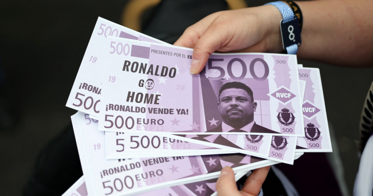 Ronaldo is on the “target” of Valladolid fans who threw banknotes with his face