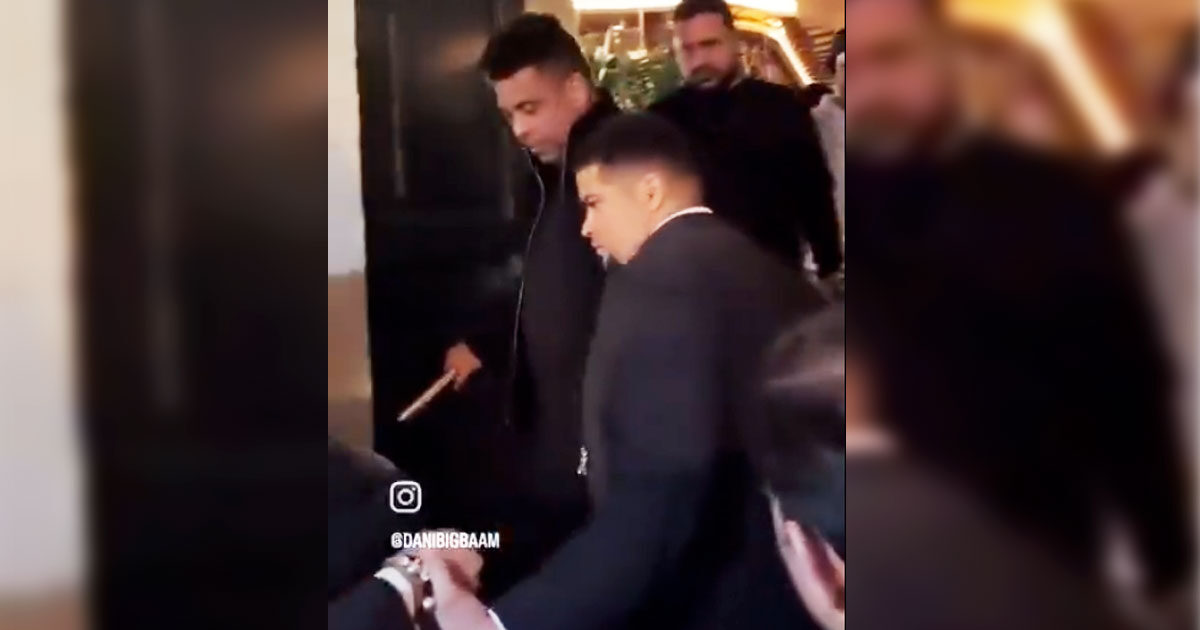 Ronaldo drunk in a Madrid restaurant – marginally walking to go to the car