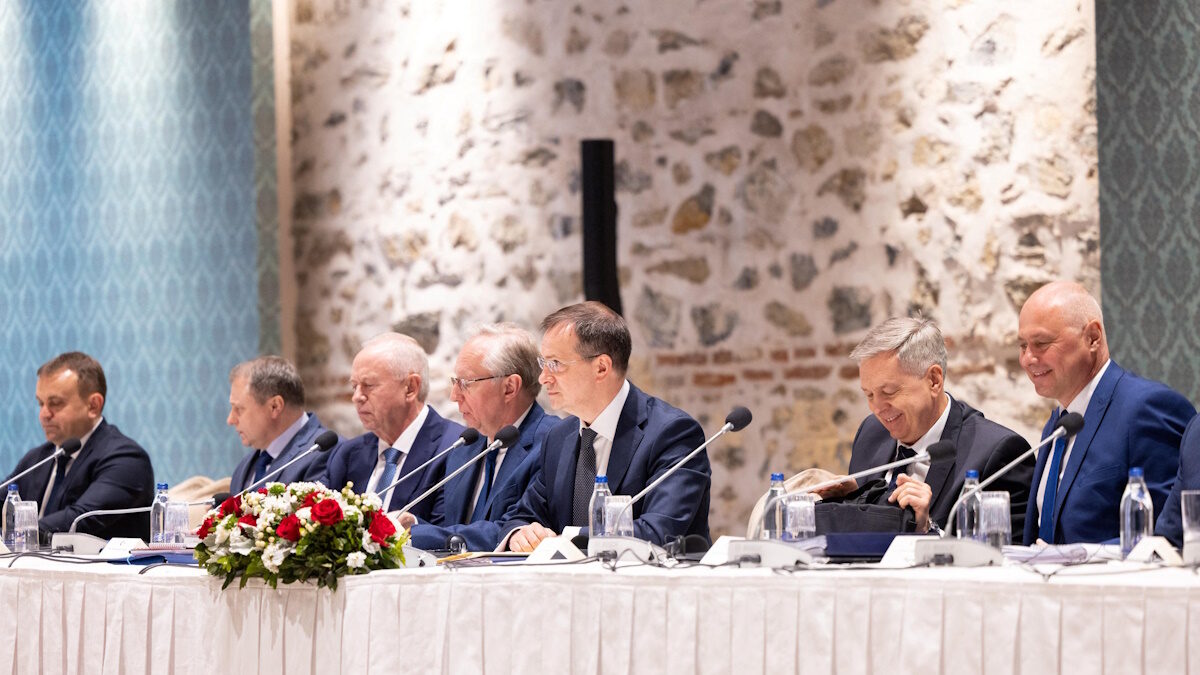 H ρωσική αντιπροσωπεία στις συνομιλίες με την Ουκρανία για εκεχειρία