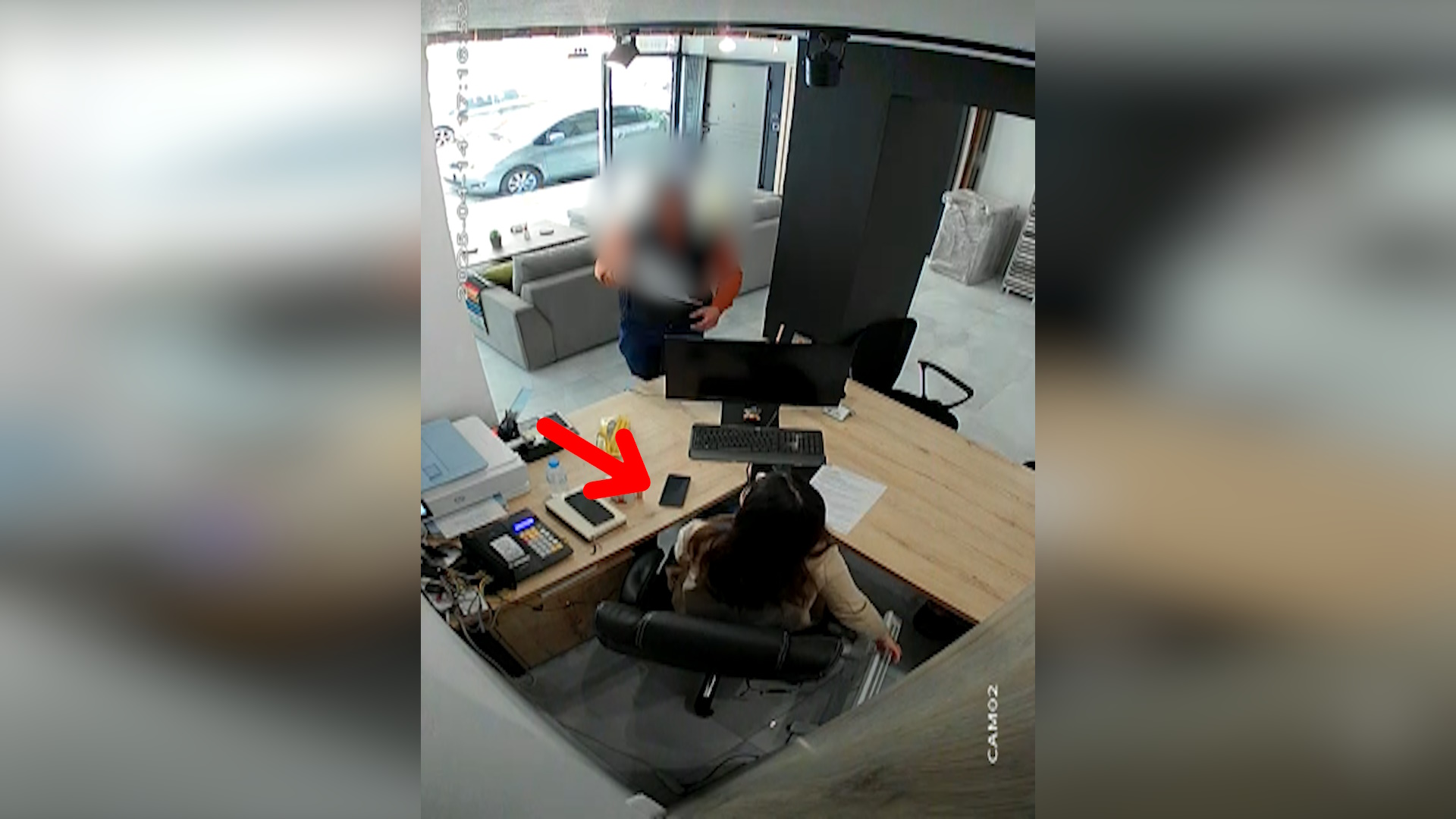 Βίντεο ντοκουμέντα από τη δράση συμμορίας που ξάφριζε καταστήματα στην Αθήνα – Τρεις συλλήψεις