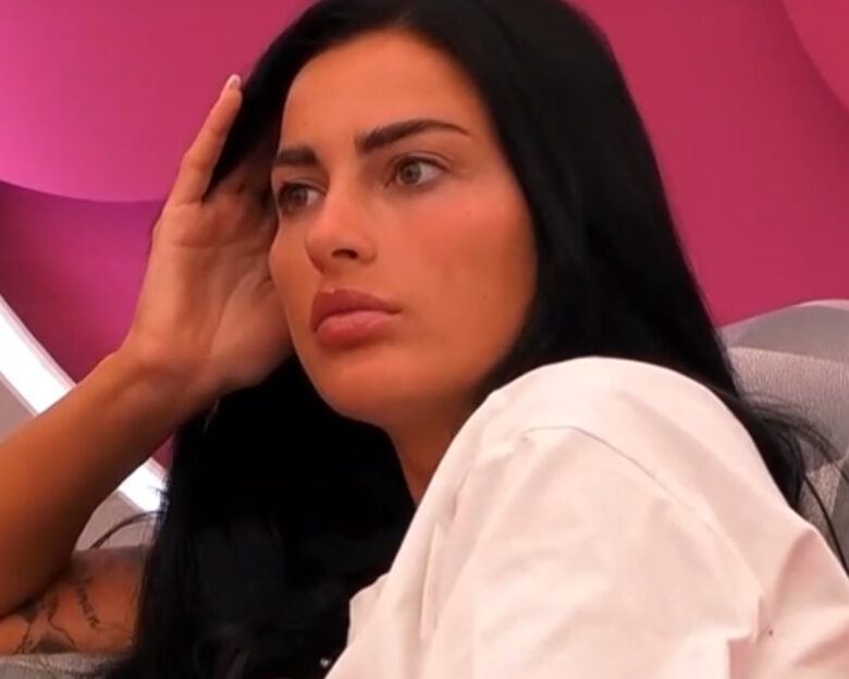 Big Brother: «Δεν δείχνεις ποιότητα σαν γυναίκα, ρίχνεις το επίπεδό σου» είπε η Νάνσυ στη Ζωή