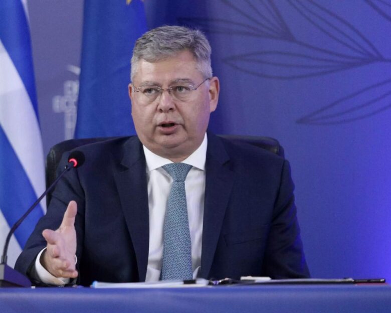 Σιδηροδρομική σήραγγα Σεπολίων: Πώς τα 4,5 χρόνια έγιναν εννέα!  Η Hellenic Energy και τα πρατήρια της Lukoil στη Βουλγαρία  Τα ενεργειακά στην ατζέντα της συνάντησης Μητσοτάκη – Μελόνι  Ο «κρυφός» στόχος της μείωσης του ελληνικού δημοσίου χρέους στο 100%  ΣΕΒ Vs MRB για τη φτώχεια των Ελλήνων  Η χορηγία της Εθνικής Τράπεζας και της Aegean στην ΑΜΚΕ του Rasmussen