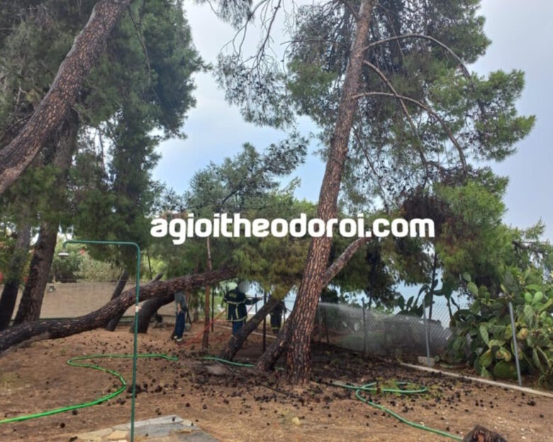 Κεραυνός χτύπησε το σπίτι του Κώστα Σημίτη στους Αγίους Θεοδώρους