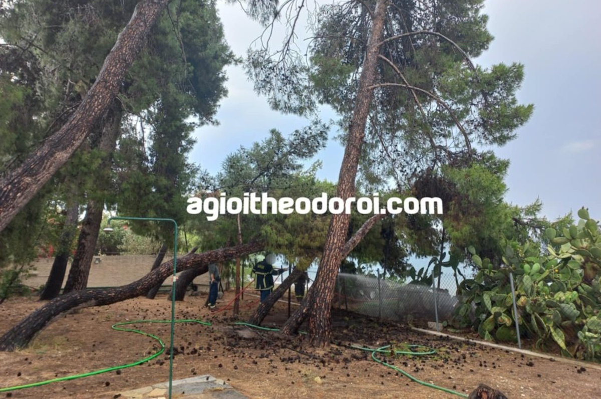 Κεραυνός χτύπησε το σπίτι του Κώστα Σημίτη στους Αγίους Θεοδώρους
