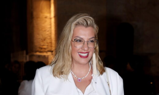Η Σίσσυ Καλλίνη