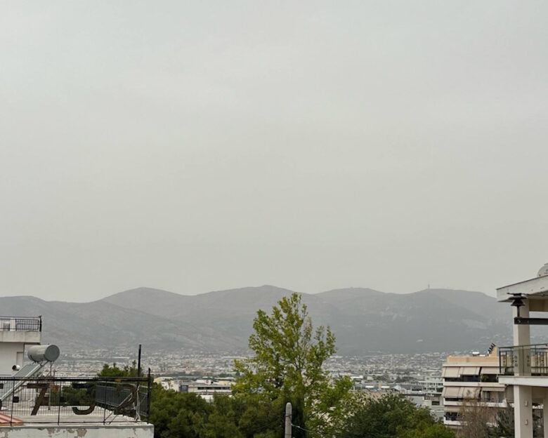 Αφρικανική σκόνη «πνίγει» την Αθήνα: Πώς να προστατευτείτε