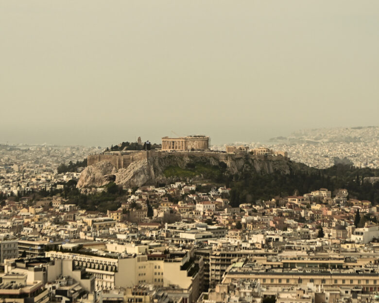 Καιρός: Προσοχή στις ευπαθείς ομάδες λόγω αφρικανικής σκόνης – Οι 5 περιοχές που βρίσκονται στο «κόκκινο»