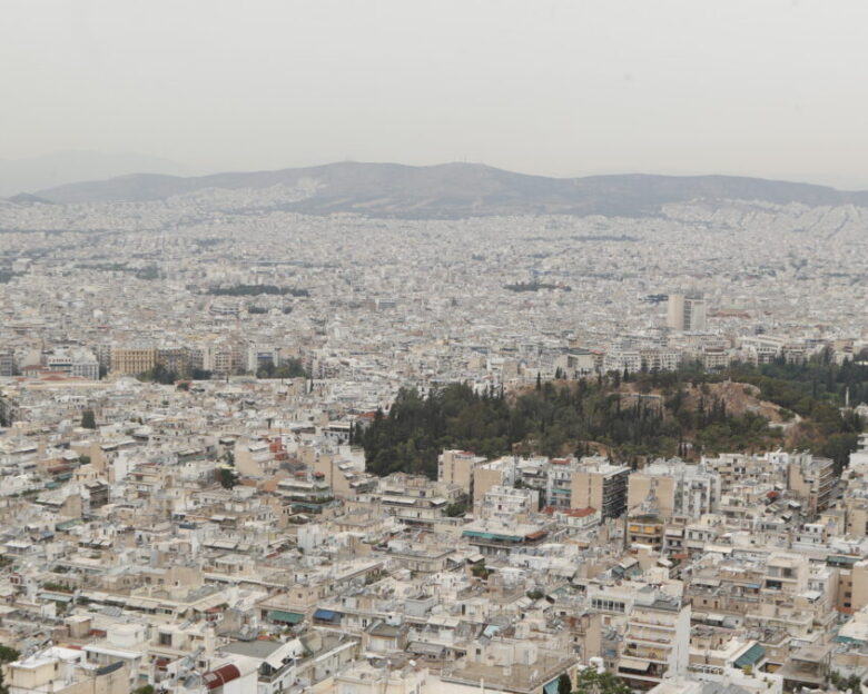 Καιρός σήμερα: Αφρικανική σκόνη στην Αττική και βροχές σε Δωδεκάνησα, Ήπειρο και Μακεδονία