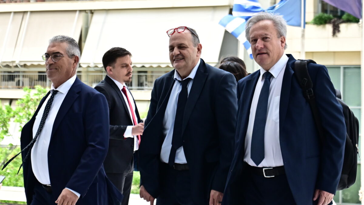 Δίκη νυν και πρώην βουλευτών των "Σπαρτιατών" για το αδίκημα της εξαπάτησης εκλογικού σώματος 
(ΚΩΣΤΑΣ ΤΖΟΥΜΑΣ