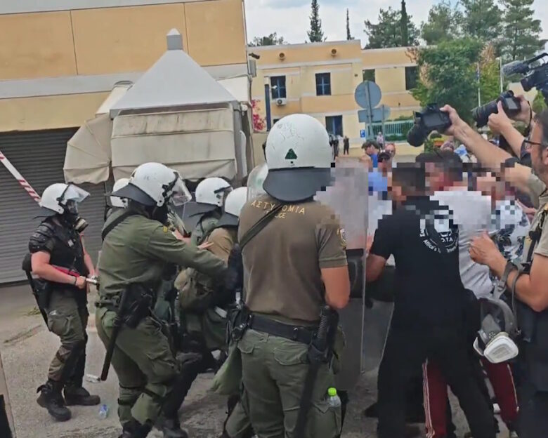 Απεργία ταξί: Επεισόδια έξω από το υπουργείο Μεταφορών – Κυνηγητό και χρήση χημικών