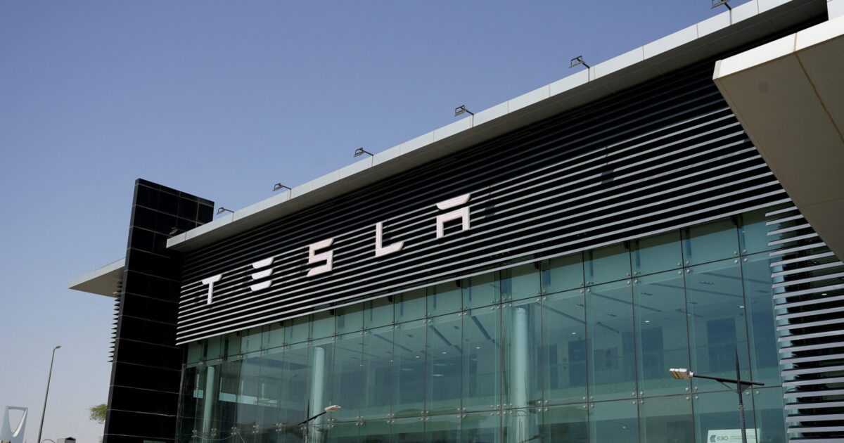 Tesla: reduced more than half sales in Europe in April