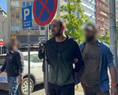 Ο 36χρονος που συνελήφθη για τη βόμβα σε τράπεζα μεταφέρεται στα δικαστήρια της Θεσσαλονίκης