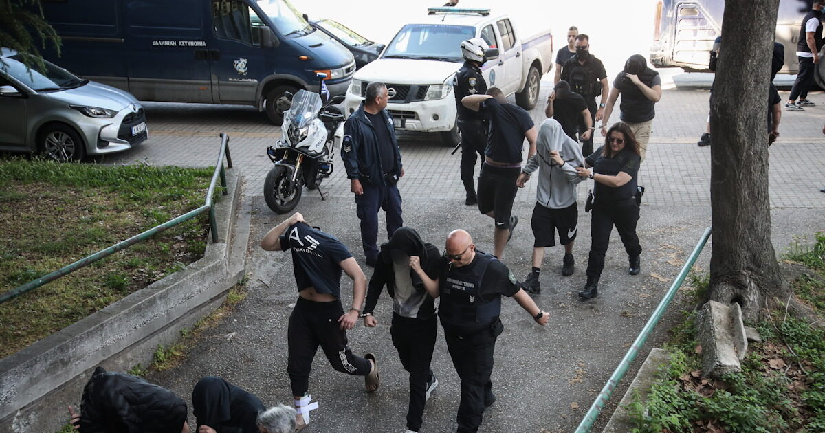 Θεσσαλονίκη: Δίωξη για 13 πράξεις σε βάρος των 28 συλληφθέντων μελών της ακροδεξιάς οργάνωσης