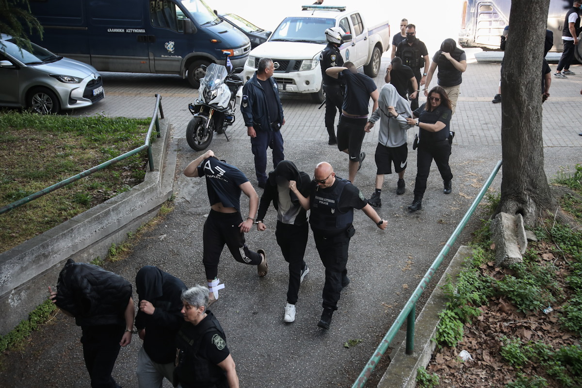 Μέλη ακροδεξιάς οργάνωσης οδηγούνται στον εισαγγελέα