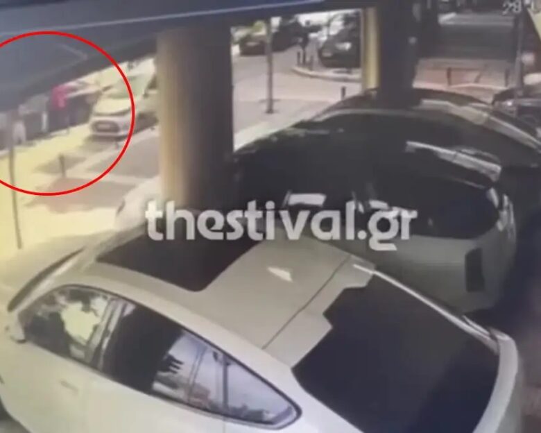 Θεσσαλονίκη: «Όρμηξαν μέσα στο αυτοκίνητο και του έριχναν γροθιές ενώ το παιδί ούρλιαζε», λέει η σύζυγος του 36χρονου που ξυλοκοπήθηκε από 4 άτομα