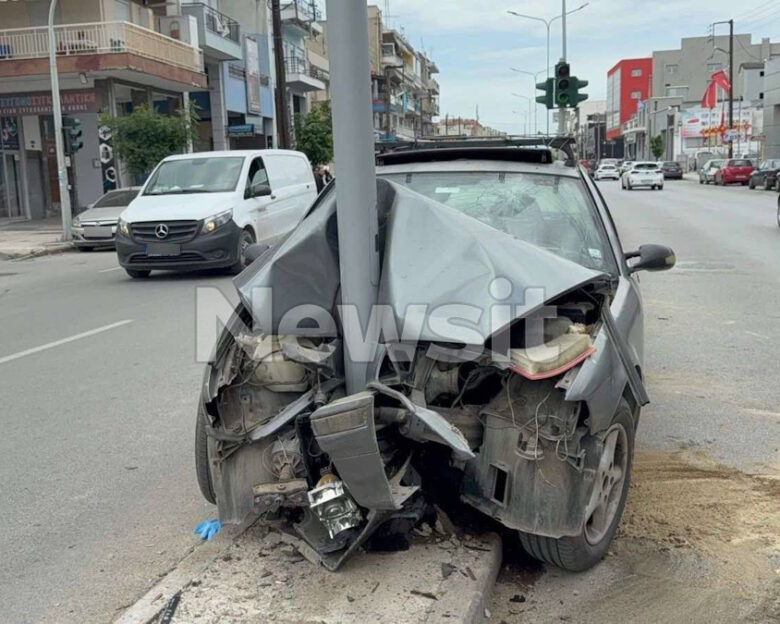 Τροχαίο ατύχημα στη Θεσσαλονίκη: Αυτοκίνητο έπεσε πάνω σε κολώνα – 5 τραυματίες, ο ένας διασωληνωμένος