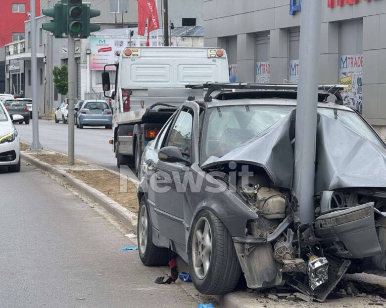 Θεσσαλονίκη: Η στιγμή που το αυτοκίνητο πέφτει πάνω στην κολώνα – Μεθυσμένοι και οι 5 επιβαίνοντες, οι 2 σε σοβαρή κατάσταση στο νοσοκομείο
