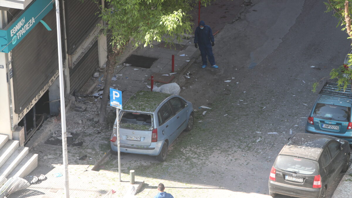 Έκρηξη έξω τράπεζας στη Θεσσαλονίκη