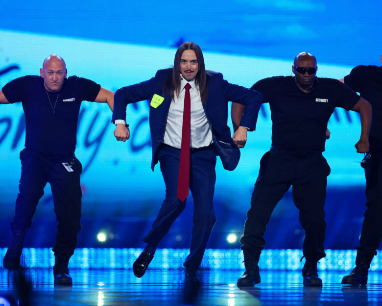 Ο Tommy Cash με το «Espresso Macchiato» απόλυτος νικητής της Eurovision στα social media – Ξεκαρδιστικά βίντεο