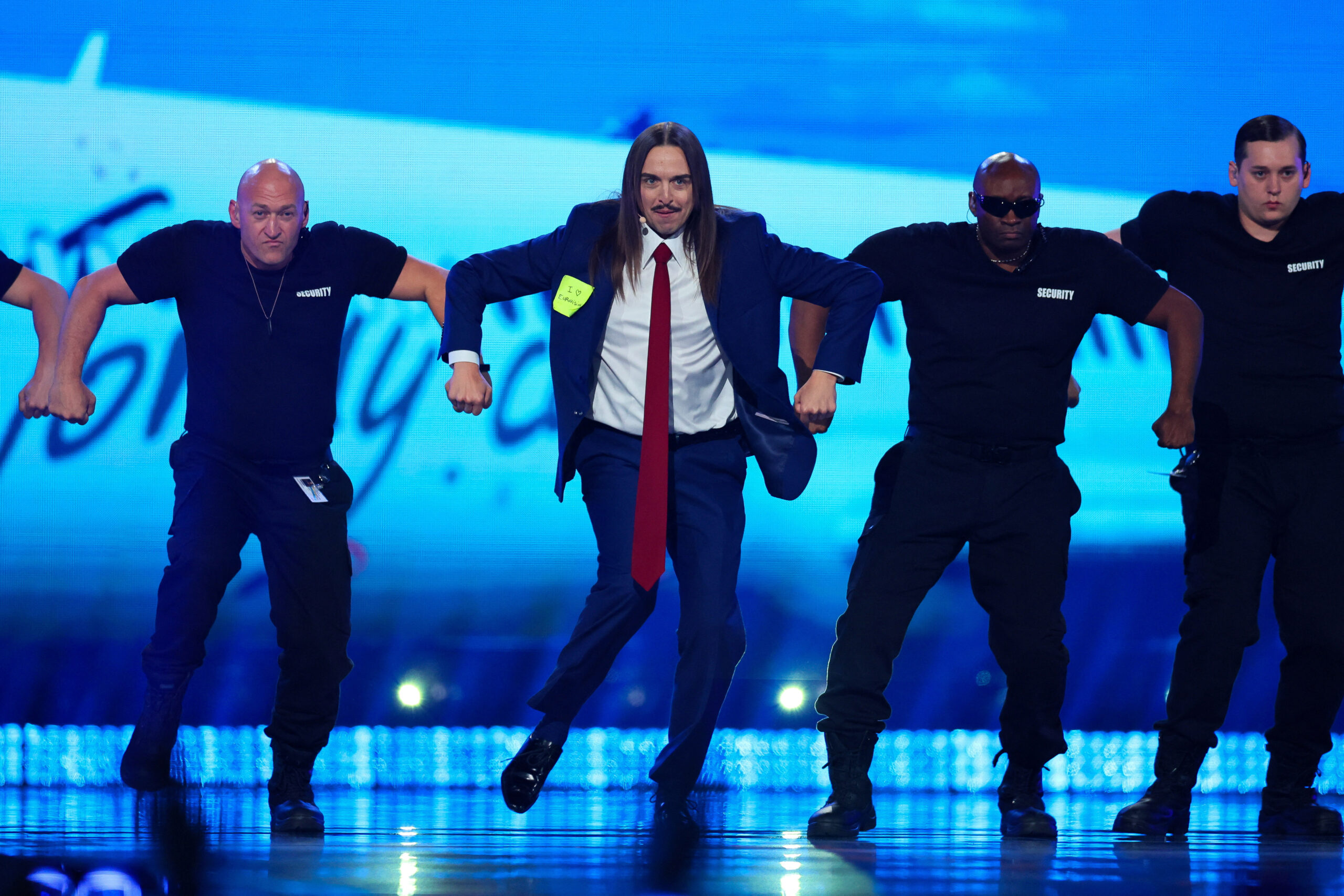 Ο Τόμι Κας στη σκηνή της Eurovision