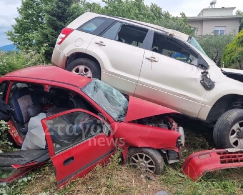 Καλαμπάκα: Τροχαίο δυστύχημα με ένα νεκρό και ένα τραυματία που εγκλωβίστηκε στο αυτοκίνητο