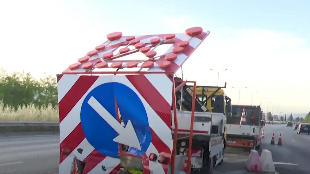 Η πινακίδα στην Εγνατία Οδό