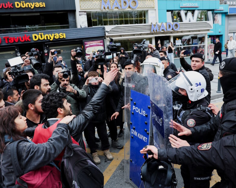 Τουρκία: Πάνω από 52.000 αστυνομικοί στους δρόμους για τις διαδηλώσεις της Πρωτομαγιάς – 384 συλλήψεις