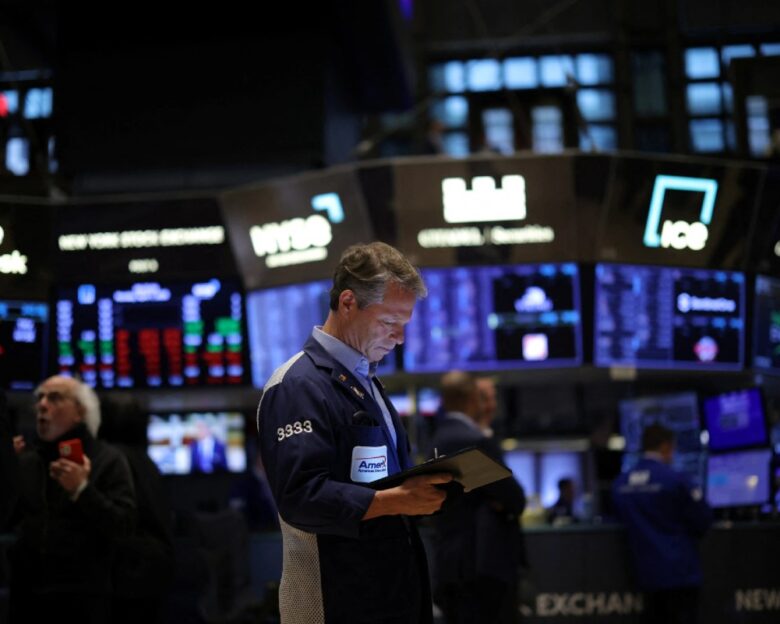 Ανοδικά έκλεισαν οι δείκτες στη Wall Street χάρη στην τεχνολογία