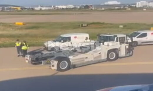 Κατά τη ρυμούλκηση του αεροσκάφους της Volotea