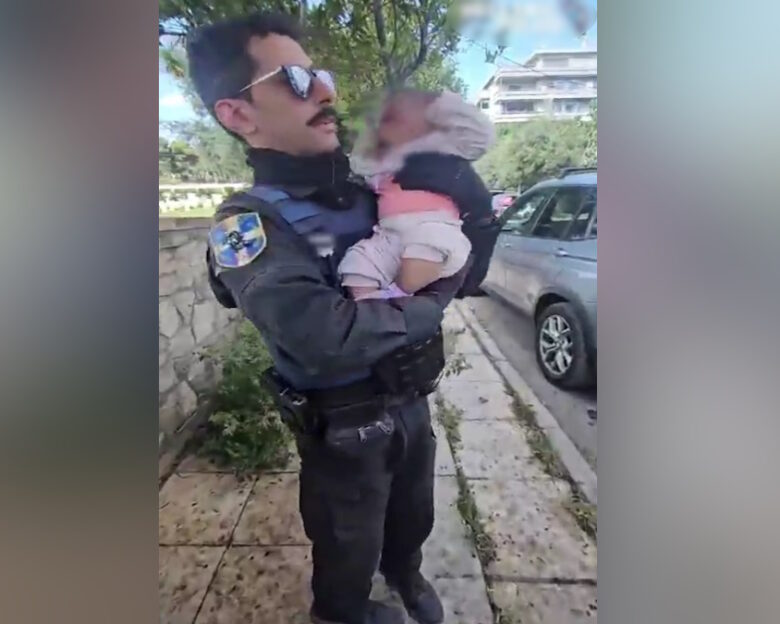 Άλιμος: «Κέντρο, από τα ρούχα φαίνεται κοριτσάκι» – Η ανάρτηση της ΕΛ.ΑΣ. για το βρέφος που βρέθηκε ανάμεσα σε κάδους σκουπιδιών