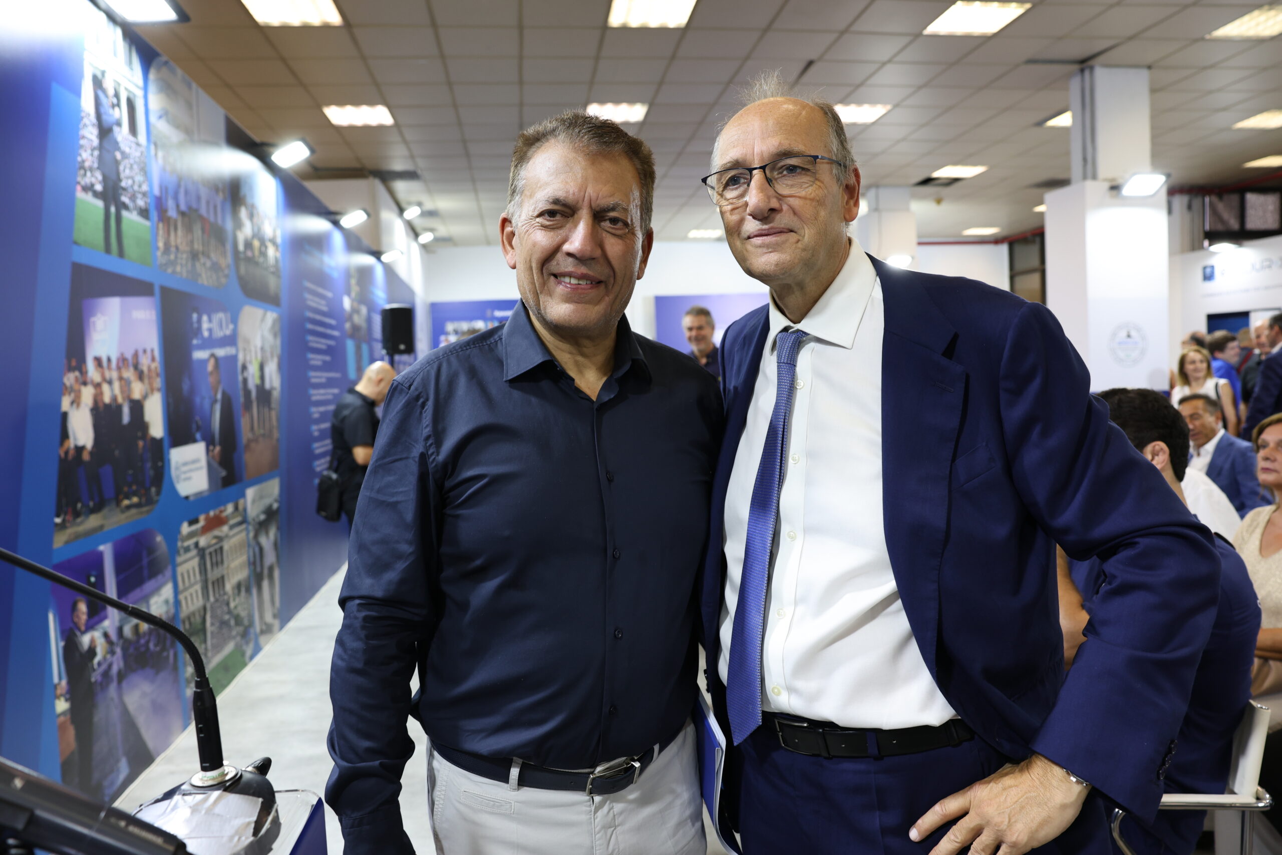 Ο Γιάννης Βρούτσης με τον Βαγγέλη Λιόλιο