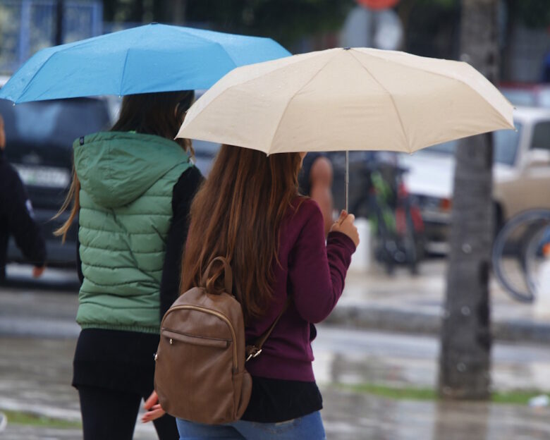 Αίθριος ο καιρός σήμερα σχεδόν σε όλη τη χώρα: Βροχές και καταιγίδες σε Δωδεκάνησα και Κρήτη – Στους 28 βαθμούς η θερμοκρασία
