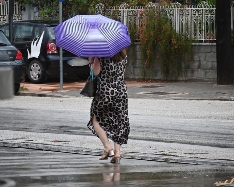 Καιρός σήμερα: Σύννεφα και βροχές σε Θράκη, νησιά ανατολικού Αιγαίου και Κρήτη – Έως 6 μποφόρ θα πνέουν οι άνεμοι