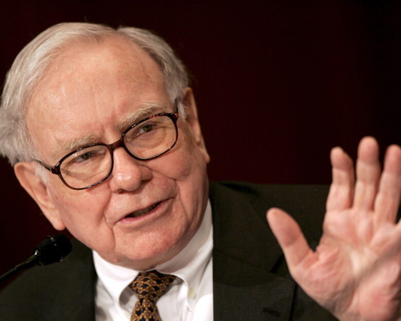 Γουόρεν Μπάφετ: Aποχωρεί από την Berkshire Hathaway έπειτα από 60 χρόνια  ο διασημότερος επενδυτής του κόσμου