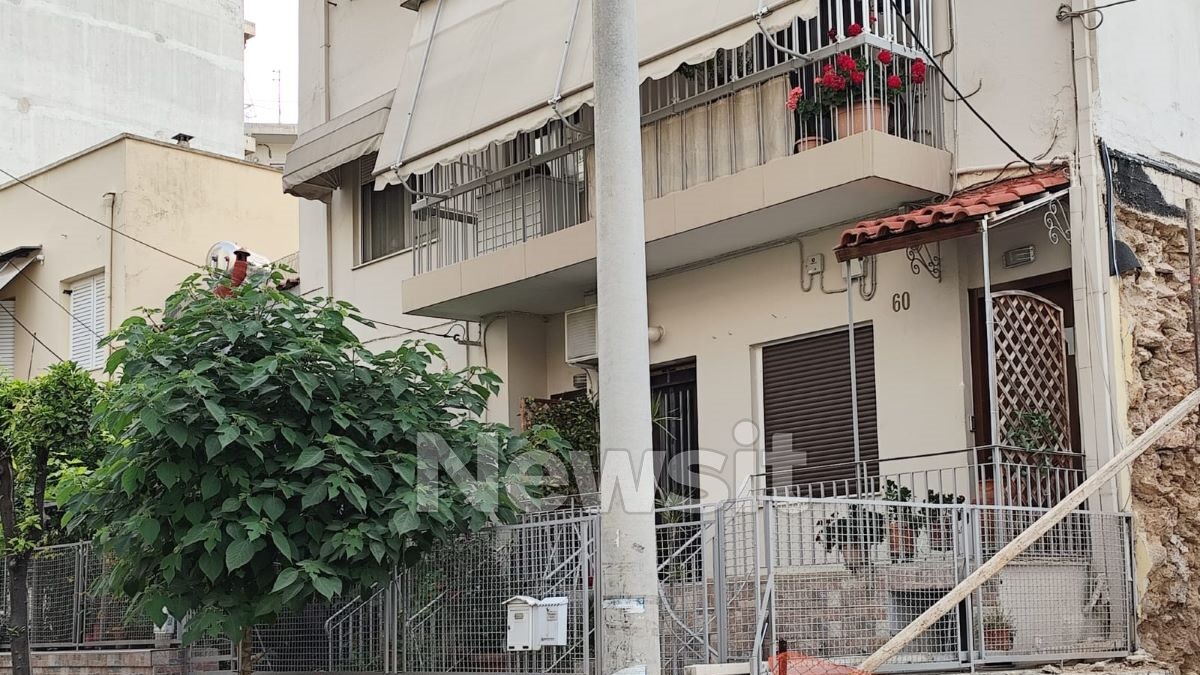 Το σπίτι όπου βρέθηκε στραγγαλισμένη η γυναίκα στη Νέα Χαλκηδόνα