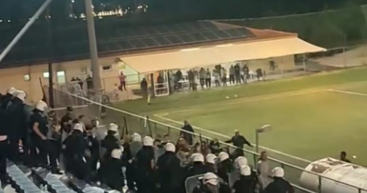Wild wood in fans with matte fans in the Achaia Amateur Cup final