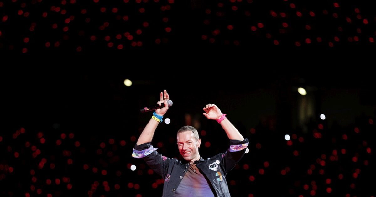 Coldplay’s Chris Martin warns after viral video with the illegal couple and trolls “Kiss Cam”