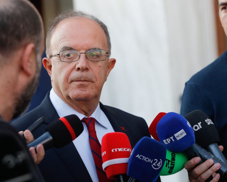 Βερνίκος: Ο Μαρινάκης είπε πως πρέπει η μία ομάδα να βοηθά την άλλη – Έθεσε και θέμα αγωνιστικών χώρων στην UEFA